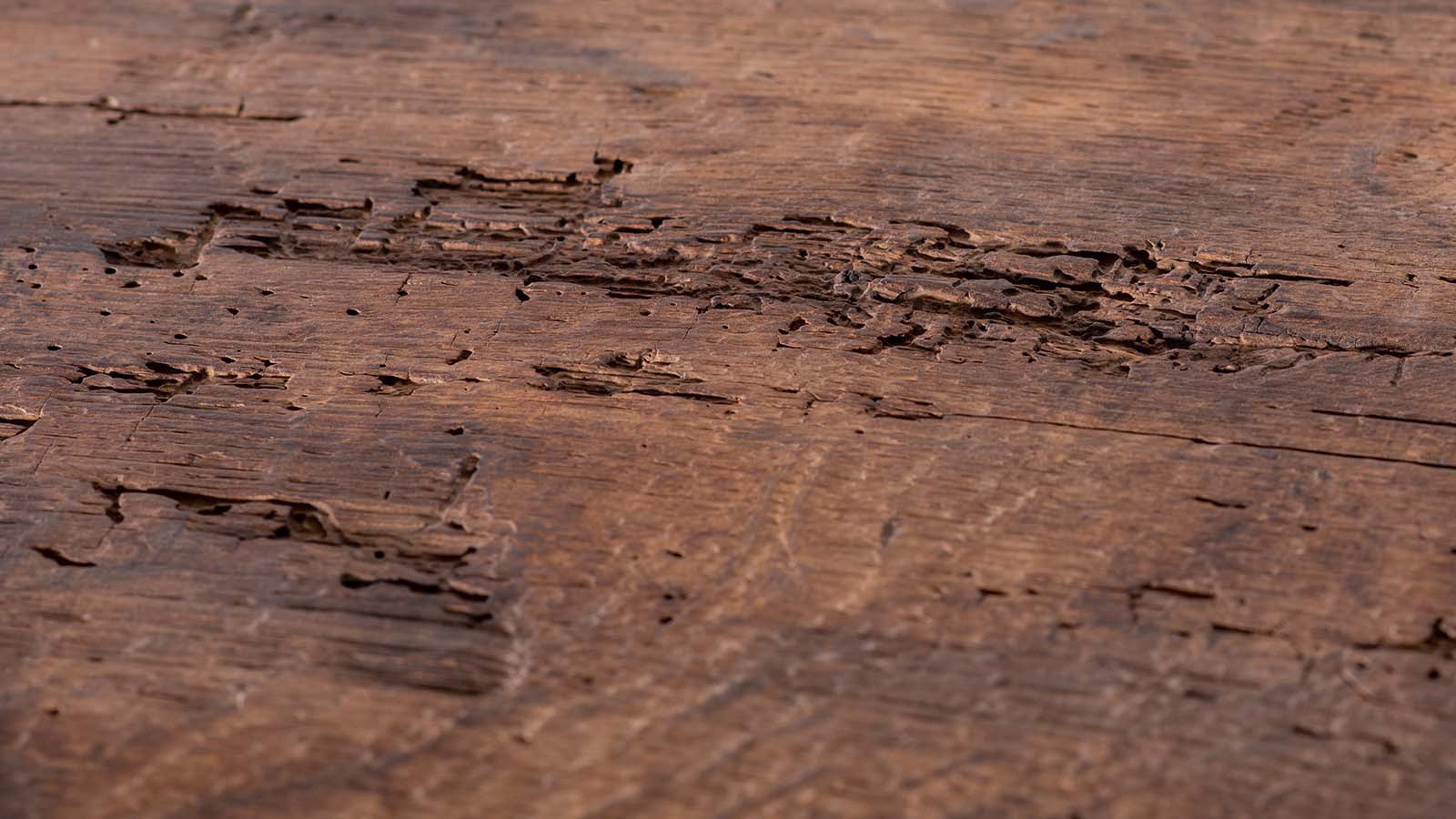 tabla madera antigua como material para mueble
